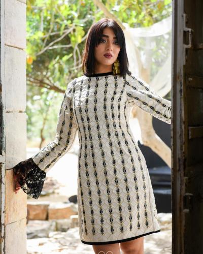 فستان السرو الذهبي
