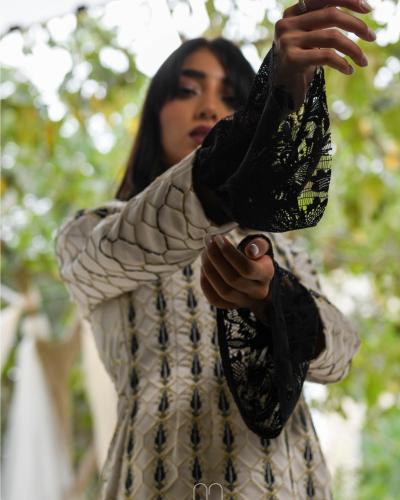 فستان السرو الذهبي
