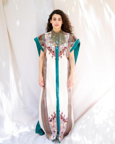 Loose-fitting Turquoise dress with embroidery