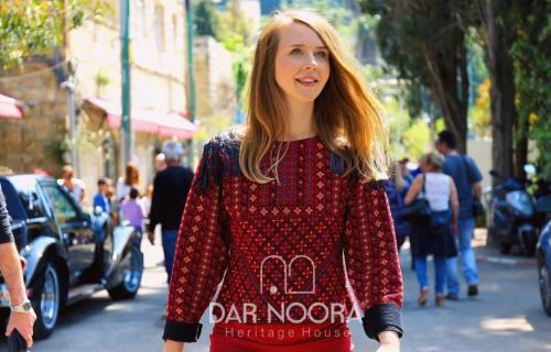 Noora Abdeen ... modern fashion with traditional touches