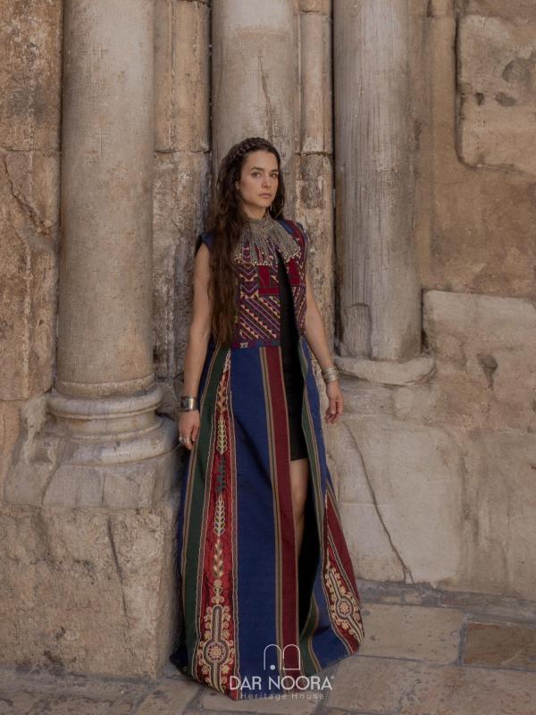 Majdal long vest